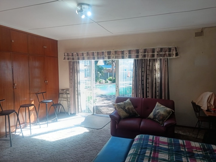 4 Bedroom Property for Sale in Heuwelsig Northern Cape